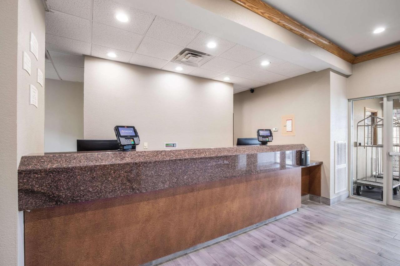 Quality Inn & Suites Lodi I-90 Exteriör bild