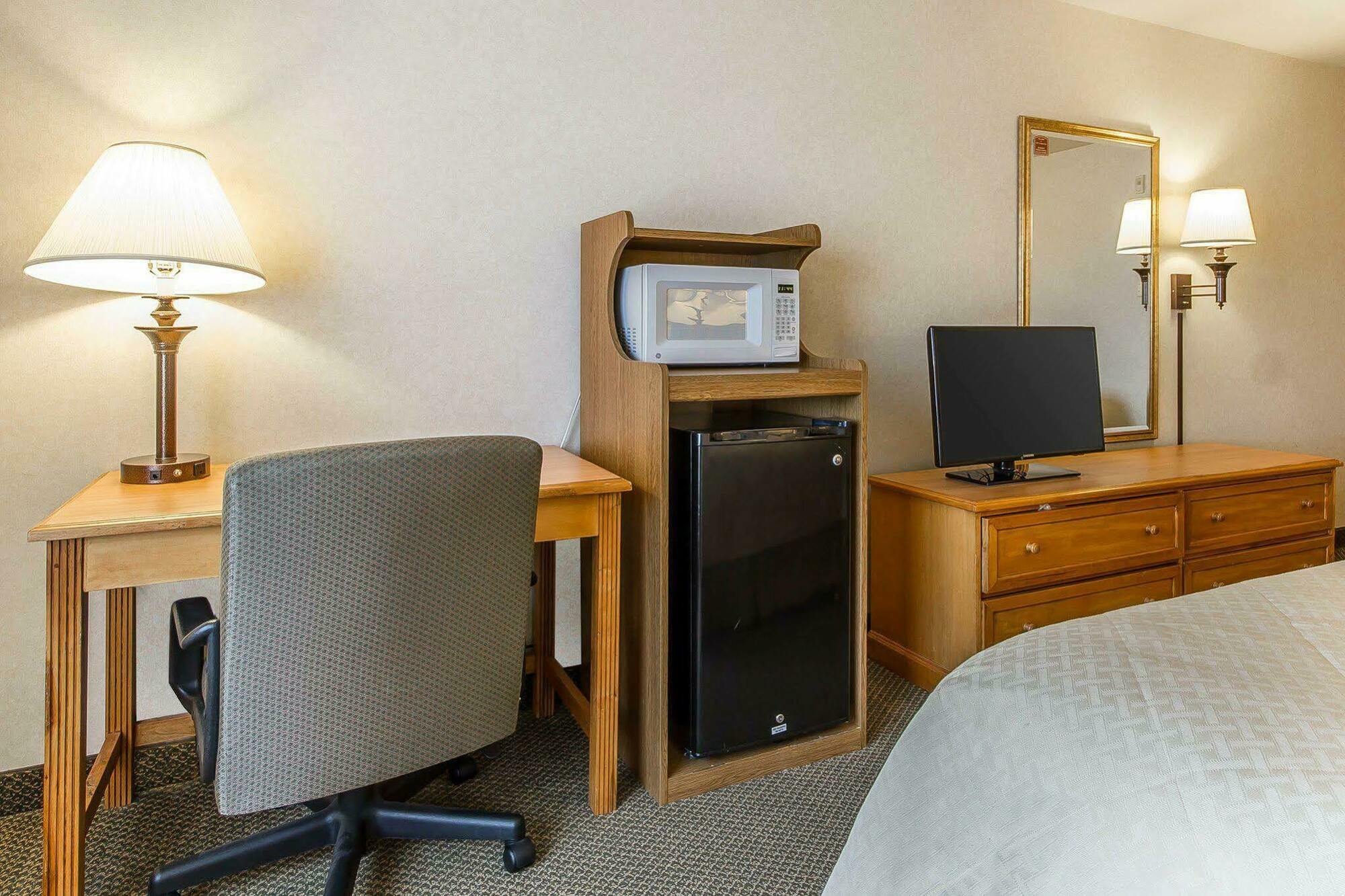 Quality Inn & Suites Lodi I-90 Exteriör bild