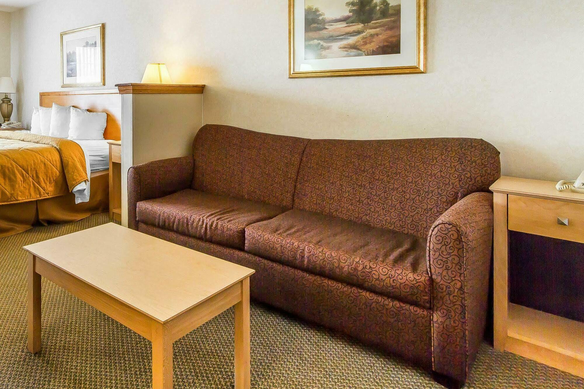 Quality Inn & Suites Lodi I-90 Exteriör bild