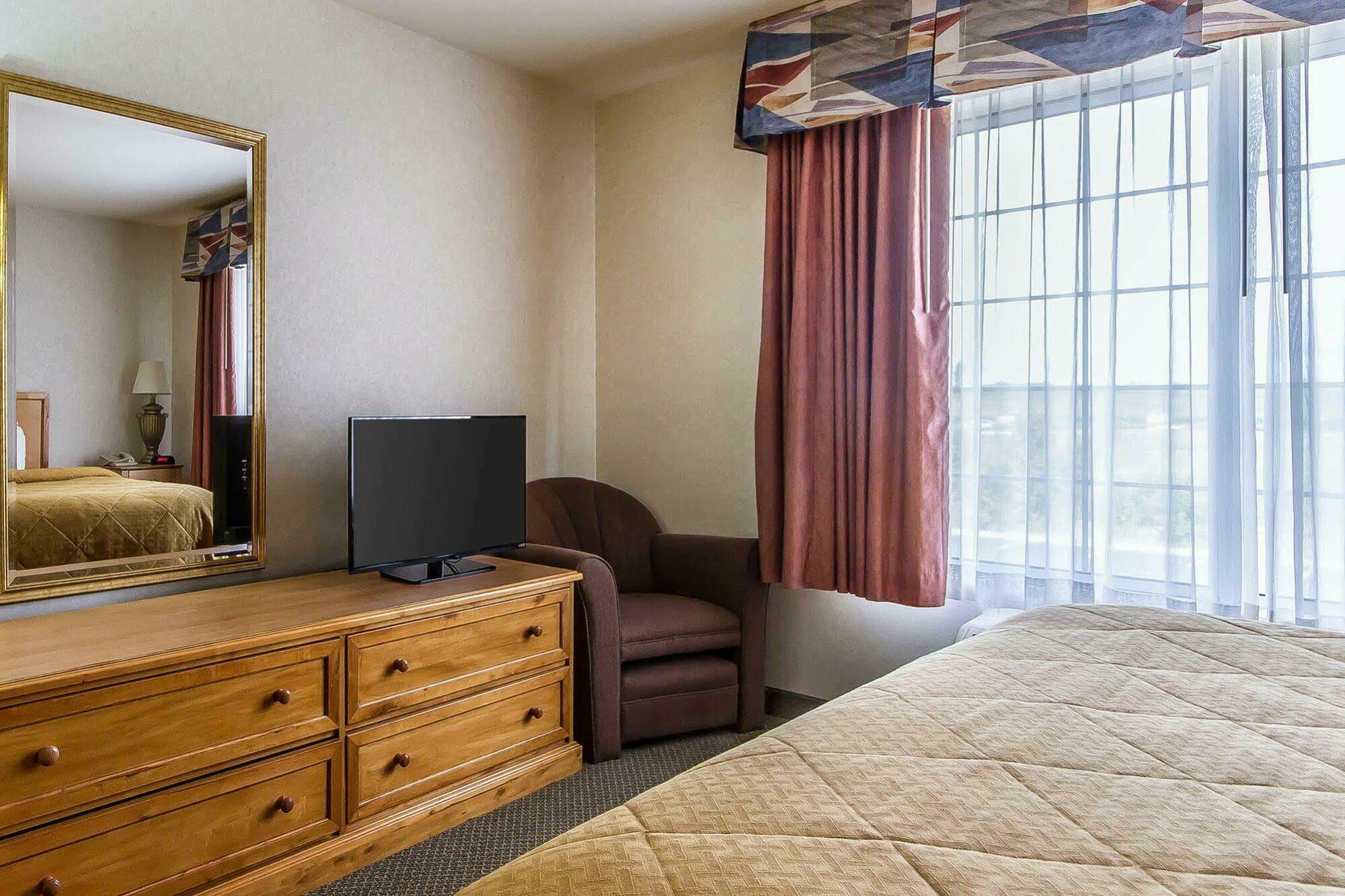 Quality Inn & Suites Lodi I-90 Exteriör bild