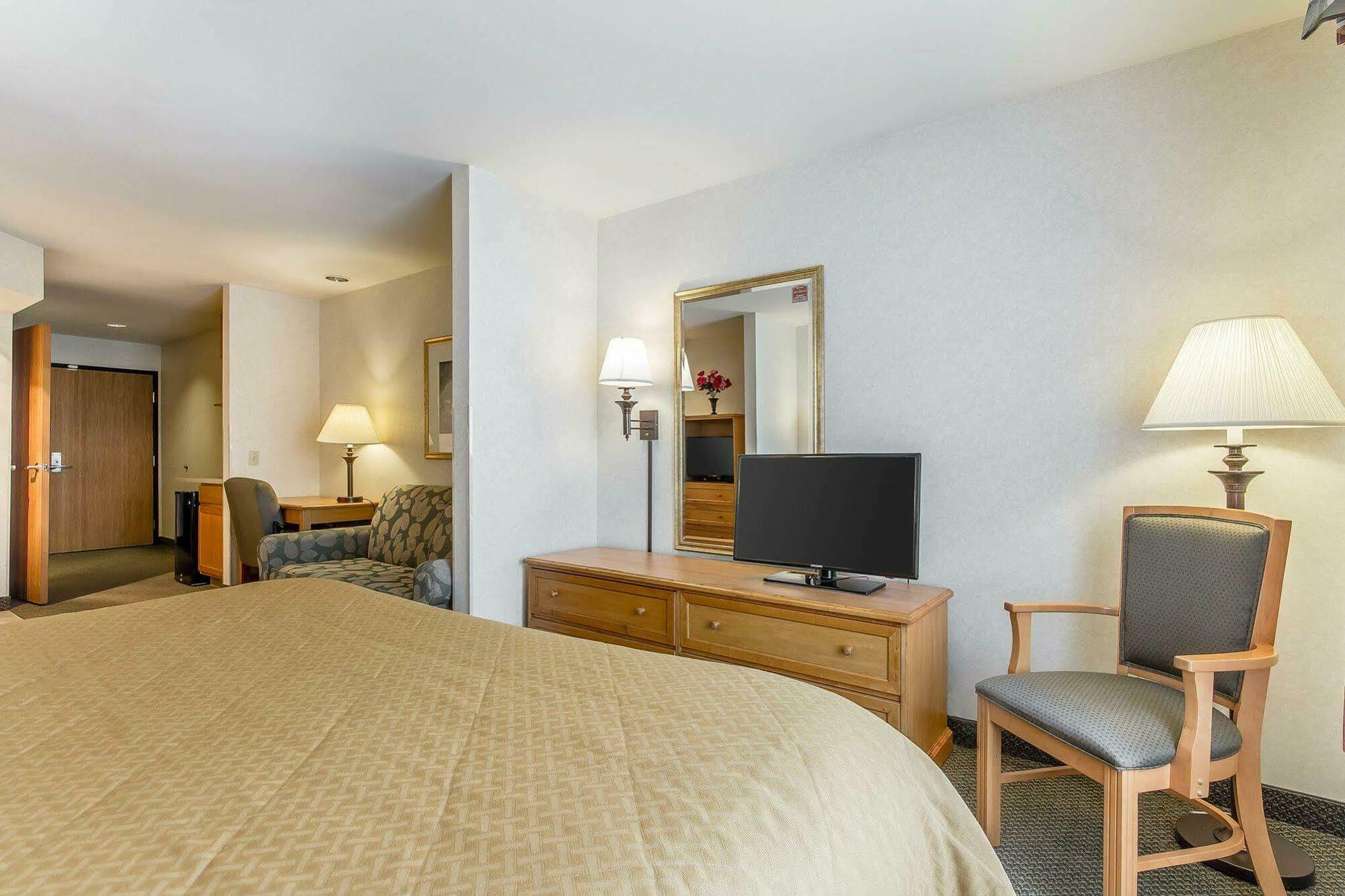 Quality Inn & Suites Lodi I-90 Exteriör bild